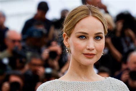 “We also want a movie version”: Jennifer Lawrence Has No Way .